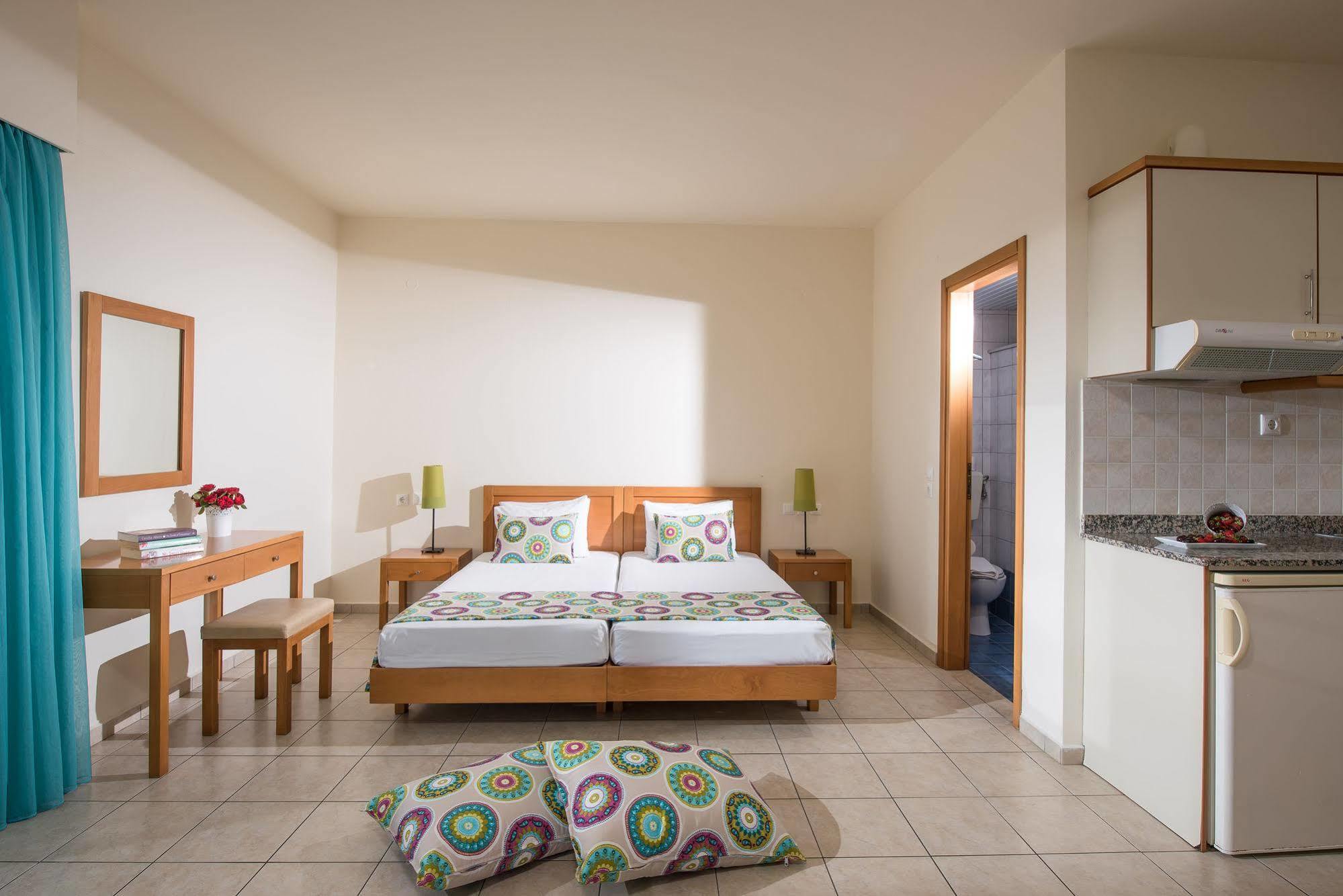 Kristalli Hotel Apartments Malia  Bagian luar foto